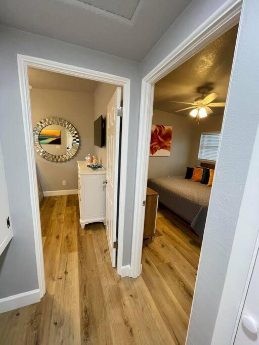 Midtown Cottage - In The Heart Of Cocoa Beach Exterior foto