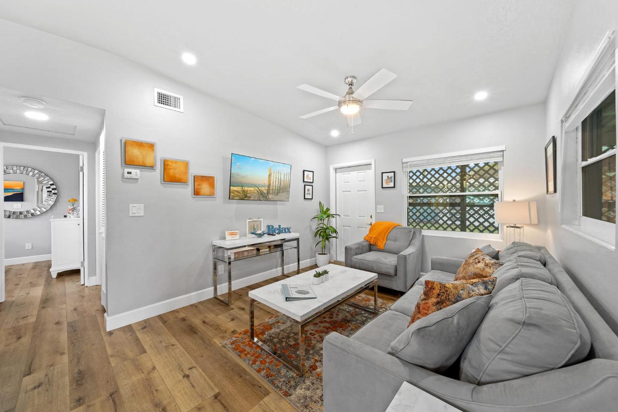 Midtown Cottage - In The Heart Of Cocoa Beach Exterior foto