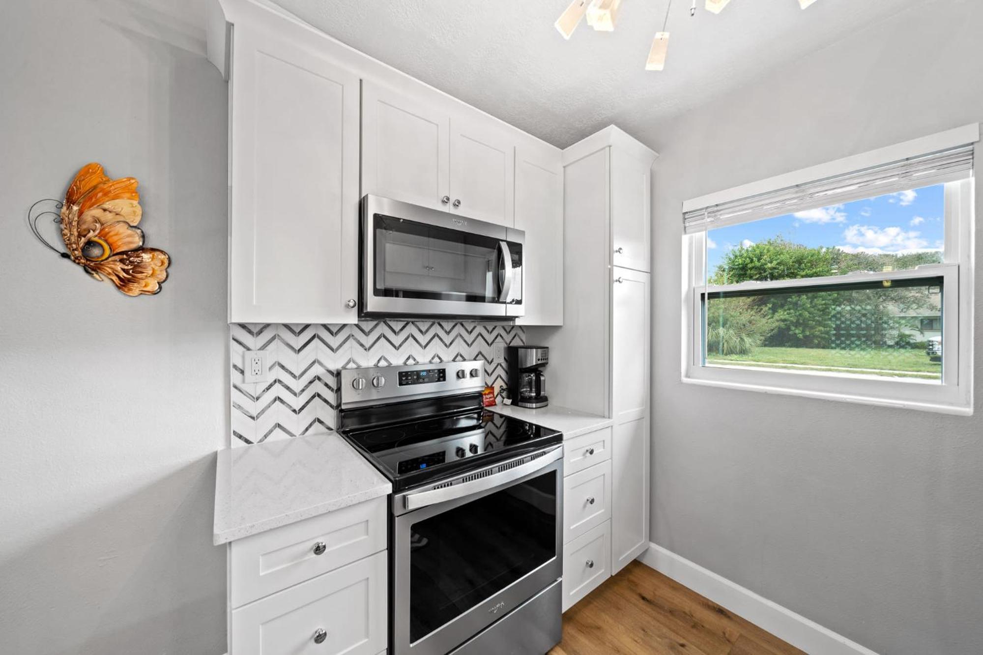 Midtown Cottage - In The Heart Of Cocoa Beach Exterior foto